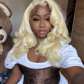 Ndeye awa, Babysitter a Flero