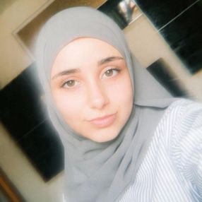 Nura, Babysitter in Pegognaga