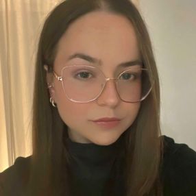 Anna, Babysitter a Valenzano
