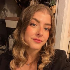 Carola, Babysitter a Mazze