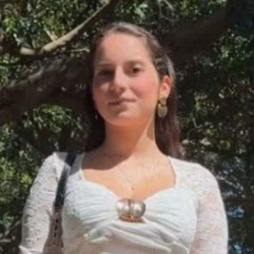 Noemi, Babysitter a Petrosino