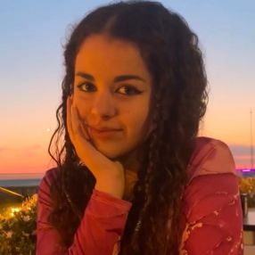 Sofia, Babysitter a Latina Scalo