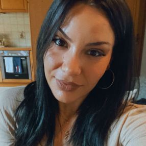 Valentina, Babysitter a Villa Literno