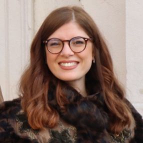 Moira, Famiglia a Bergamo