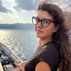 Sofia, Babysitter a Barzanò