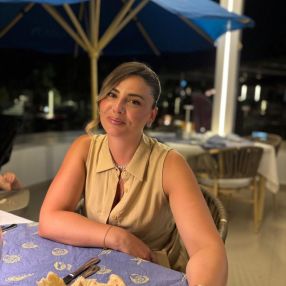 Romina, Babysitter in Cento