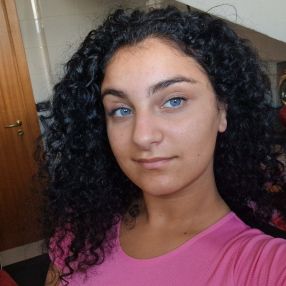 Giada, Babysitter a Curti