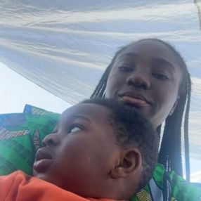 Victoria, Babysitter a Martinengo