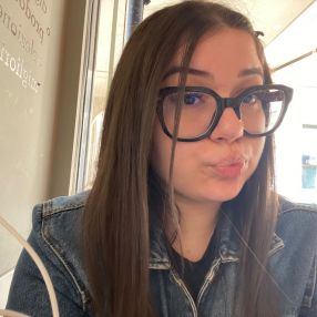 Elvira, Babysitter a Borgosatollo