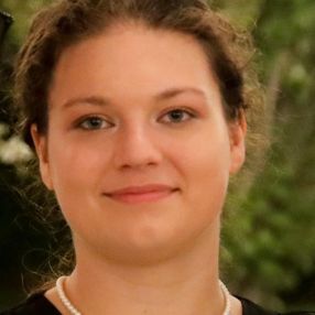 Lucia, Babysitter a Scorrano