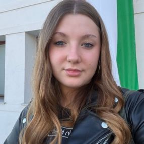 Viola, Babysitter a Moruzzo