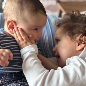 Negin, Famiglia a Magenta