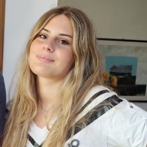 Elena, Babysitter in Mombretto
