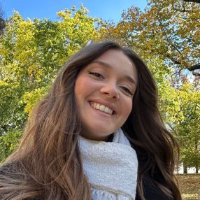 Elisa, Babysitter a Cardano Al Campo