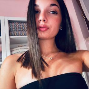 Alita, Babysitter in Varedo