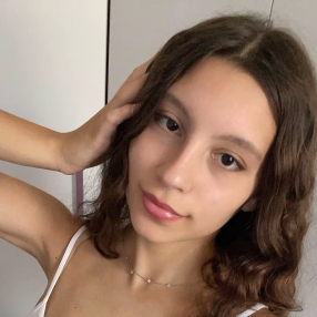 Silvia, Babysitter in Lurate Caccivio