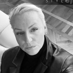 Ambra, Babysitter a Carmagnola