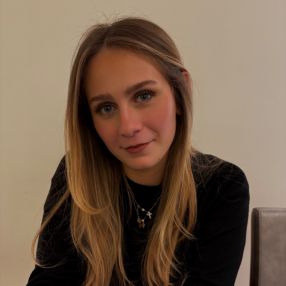 Letizia, Babysitter in Calvenzano