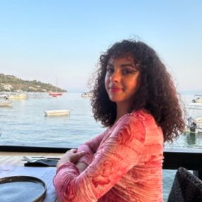 Yasmin, Babysitter in Sesto Calende