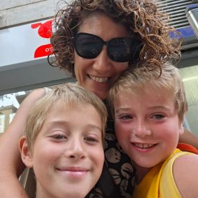Rossella, Famiglia a Napoli