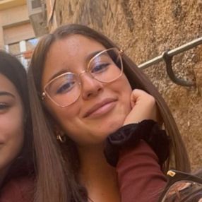 Carmen, Babysitter in La Maddalena