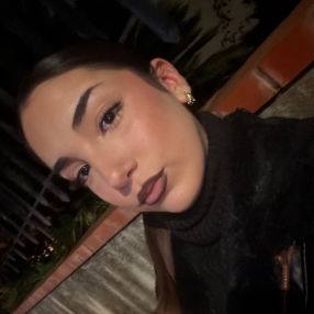 Maila, Babysitter a Muravera