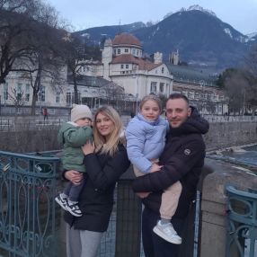 Ayla, Family in Recanati