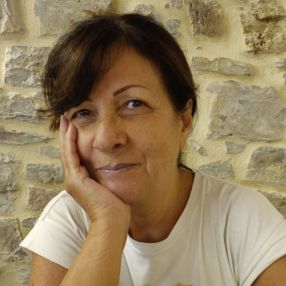 Manuela, Babysitter a Massa e Cozzile