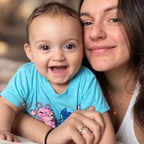 Manuela, Famiglia a Azzano San Paolo