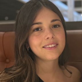 Elena, Babysitter a Casina