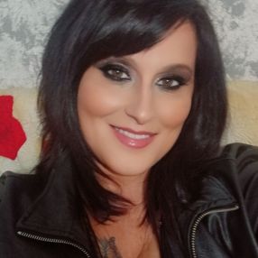 DONATELLA, Babysitter in Castelletto sopra Ticino