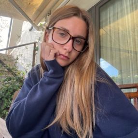 Viola, Babysitter a Fauglia