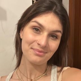 Greta, Babysitter a Caltana