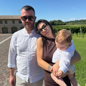 Aurora, Famiglia a Goito