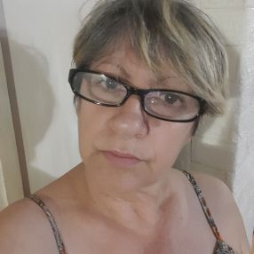 Regina, Babysitter a Provincia di Parma