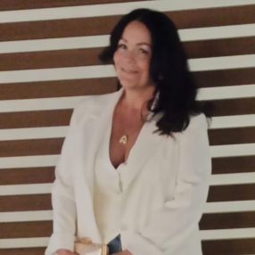 Anna, Babysitter a Castelnuovo Dell'abate