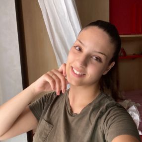 Ambra, Babysitter in Leini'