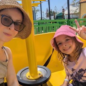 Chiara, Famiglia a Caronno Pertusella