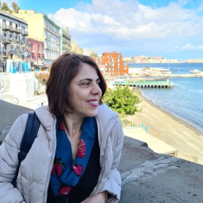 Elisa, Famiglia a Napoli
