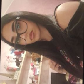 Alessia, Babysitter a Canicattì