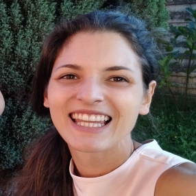 Morena, Babysitter a Avezzano