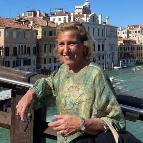 Liana, Babysitter a Trofarello
