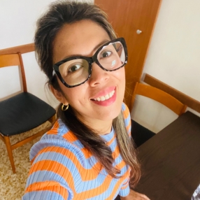 Klaudya, Babysitter a Milano