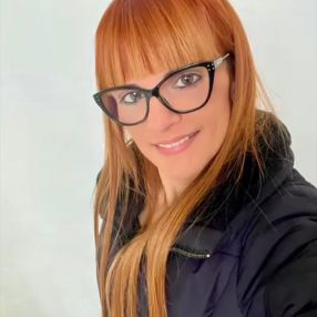 Moira, Babysitter a Città Metropolitana di Firenze
