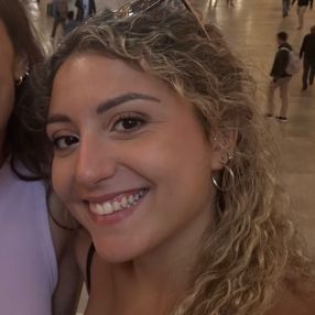 Arianna, Babysitter a Genova