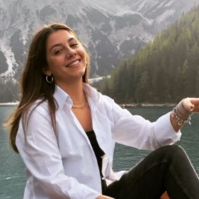 Sara, Babysitter a Imola
