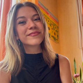 Elisa, Babysitter a Trieste