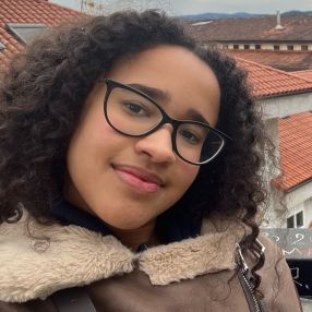 Aida, Babysitter a Presezzo