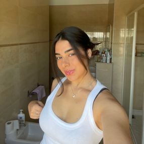 Larisa Mihaela, Babysitter in Polcenigo