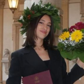 Elena, Babysitter a Cretarola